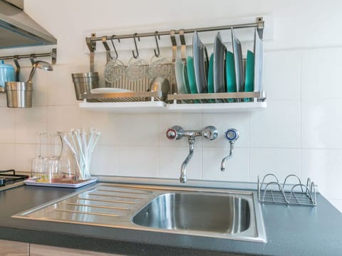 Kitchen Sink, Tap, Sink, Countertop, Plumbing Fixture, Kitchen, Cabinetry, Rectangle, Wood