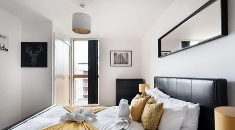 Bedroom at Valore Property Services Short Lets & Serviced Accommodation