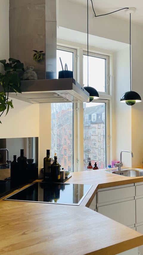 Dining Room, Kitchen