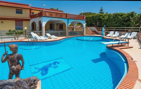 pool