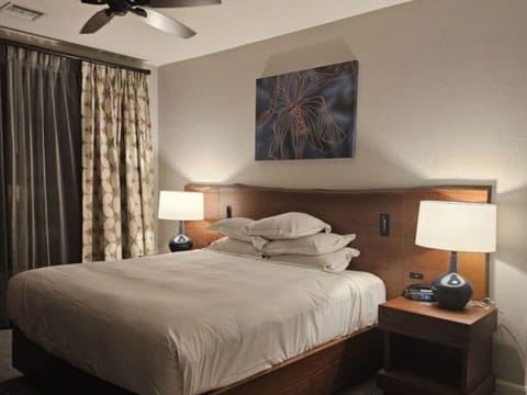 The Bay Club, a Hilton Grand Vacations Club_11.jpg