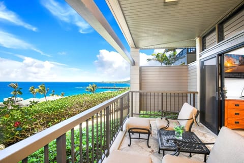Oceanfront lanai with alfresco dining and unforgettable sunset views.