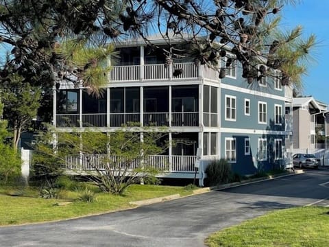 Located in the ocean block and just a short walk to the beach, this 4 bedroom, 2nd  floor unit is a perfect choice for your vacation!