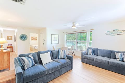 Casual and comfy living space, Siesta Key 3BR