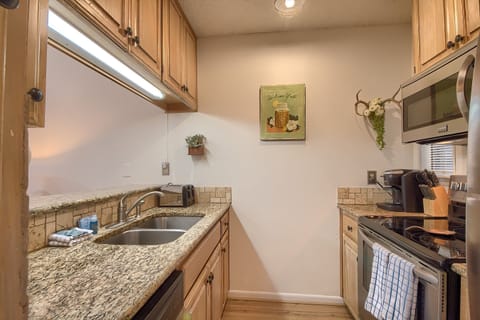 Fully Equipped Kitchen!