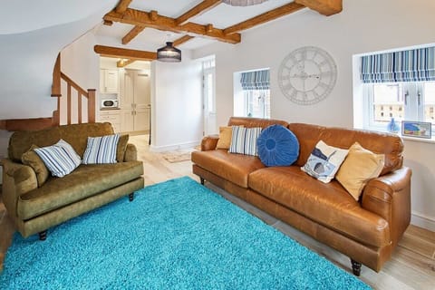 The Snug, Hunmanby - Host & Stay