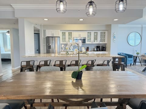 Destin West Heron 401 Dining Area