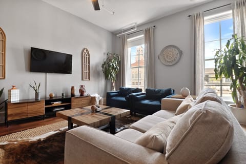Welcome to Gem Above Broughton!