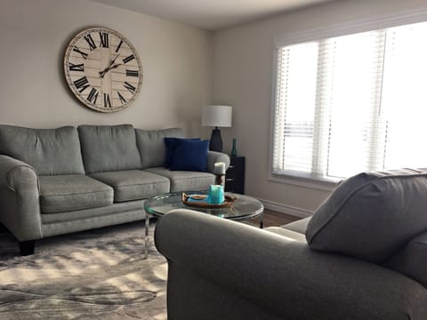 Hammer Haus II - Living Room