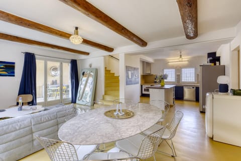 Exceptional views of the Southern Alps from this holiday rental