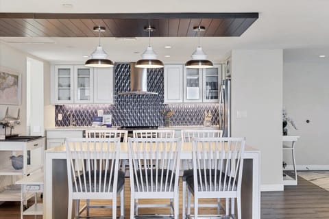 Inn On The Beach 3907 by FVC - Dining and Kitchen