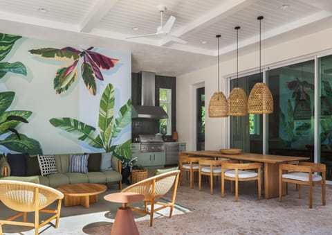 Covered Outside Living Area incl Mosquito shutters if needed