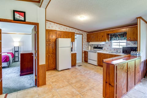 Kitchen | Cooking Basics | Trash Bags + Paper Towels