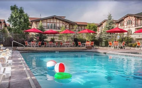 Zermatt Spa & Resort in Midway, Utah outdoor pool