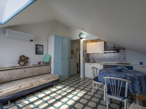 Furniture, Picture Frame, Wood, Living Room, Comfort, Building, Flooring, Floor, Houseplant, Hardwood