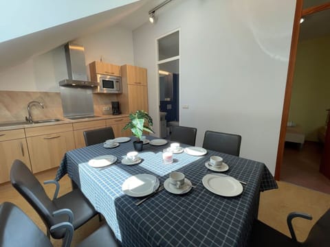 Table, Furniture, Property, Cabinetry, Chair, Building, Interior Design, Wood, Countertop, Tableware