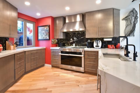 Stovetop, Oven, Range Hood, and Toaster at Main Street Retreat
