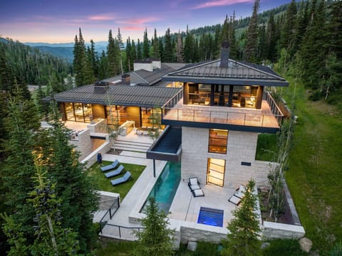 This Six Bedroom Luxury Park City Vacation Rental Features Amenities For The Whole Family.