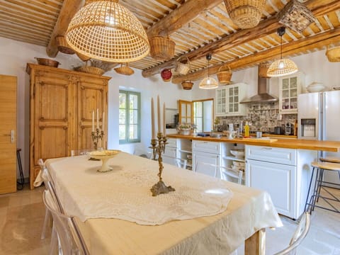 Table, Furniture, Cabinetry, Building, Decoration, Chair, Lighting, Wood, Countertop, Interior Design