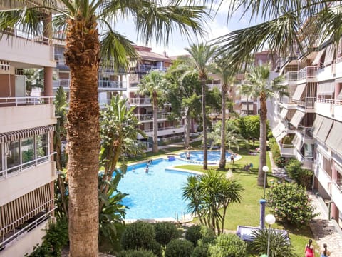 Plant, Water, Property, Daytime, Window, Building, Azure, Tree, Botany, Swimming Pool