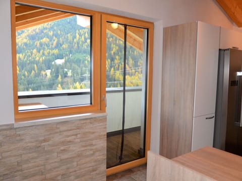 Property, Window, Building, Door, Wood, Plant, Interior Design, Architecture, Flooring