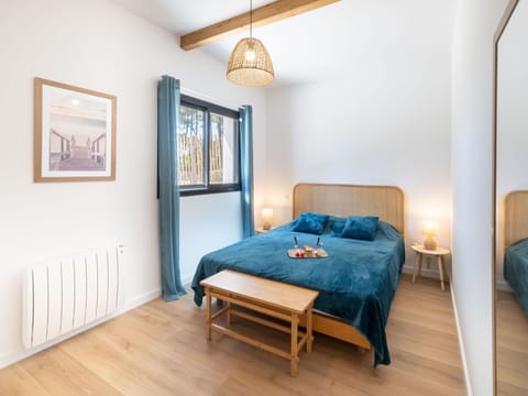 Picture Frame, Furniture, Window, Building, Comfort, Azure, Wood, Flooring, Interior Design