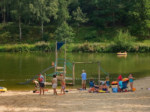 Water, Plant, Tree, Lake, Boats And Boating--Equipment And Supplies, Outdoor Recreation, Leisure, Grass, Bank, Recreation