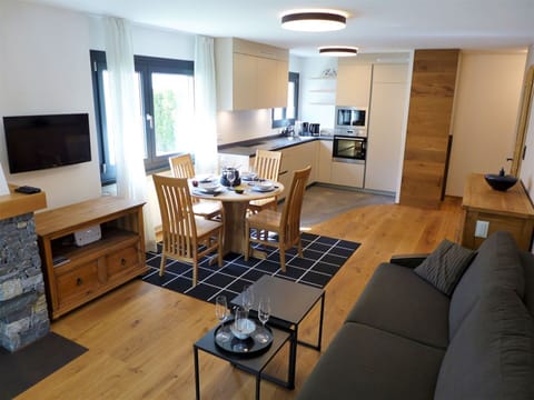 Table, Property, Furniture, Television, Wood, Interior Design, Couch, Flooring, Floor, Living Room