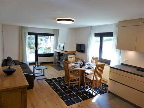 Property, Furniture, Table, Wood, Cabinetry, Window, Interior Design, Kitchen, Floor, Flooring