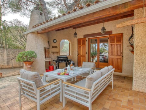 Furniture, Plant, Property, Table, Building, Flowerpot, Chair, Door, Interior Design, Wood