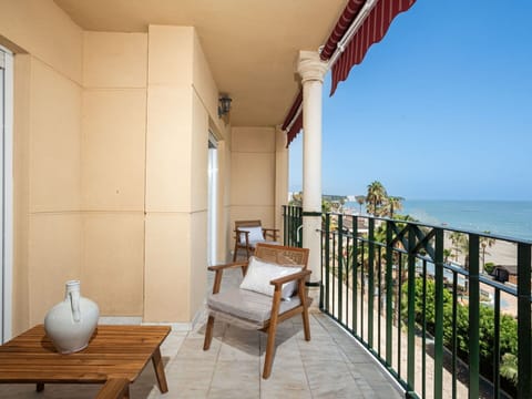 Water, Sky, Swimming Pool, Plant, Azure, Blue, Tree, Outdoor Furniture, Building, Shade