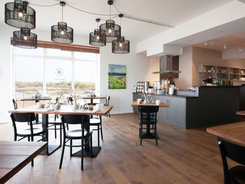 Plant, Building, Window, Swimming Pool, Azure, Water, Tree, House, Sky, Urban Design