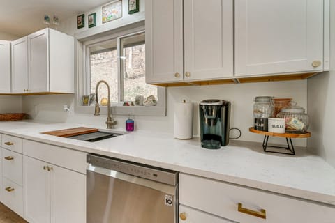 Kitchen | Cooking Basics | Pod Coffee Maker | Crockpot | Microwave | Spices