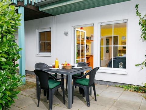 Furniture, Table, Property, Plant, Building, Window, Green, Chair, Architecture, House