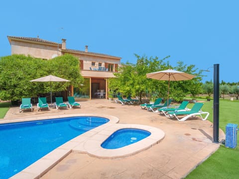 Sky, Water, Plant, Building, Property, Swimming Pool, Tree, Window, Shade, Outdoor Furniture