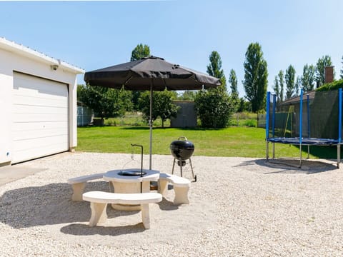 Plant, Sky, Shade, Tree, Outdoor Furniture, Grass, Leisure, Landscape, Tints And Shades, Umbrella