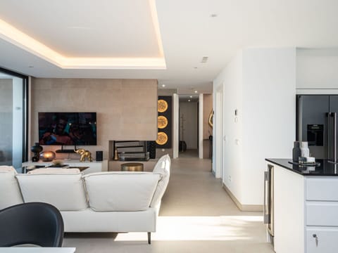 Building, Property, Furniture, Table, Couch, Cabinetry, Interior Design, Comfort, Lighting, Wood