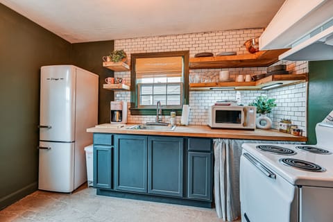 Kitchen | Drip Coffee Maker