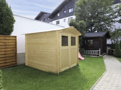Plant, Building, Property, Sky, Window, Tree, Cloud, House, Land Lot, Shade
