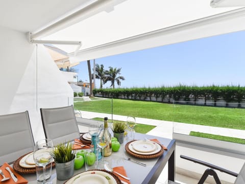 Water, Sky, Swimming Pool, Tree, Azure, Outdoor Furniture, Sunlounger, Leisure, Shade, Arecales