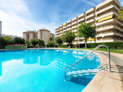 Water, Sky, Building, Plant, Daytime, Property, Cloud, Swimming Pool, Blue, Azure
