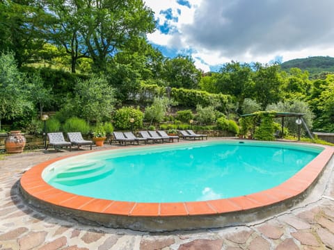 Water, Cloud, Plant, Swimming Pool, Sky, Azure, Tree, Body Of Water, Architecture, Leisure