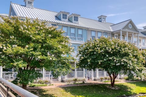 Sunset Island 25 Canal Side Mews East Exterior
