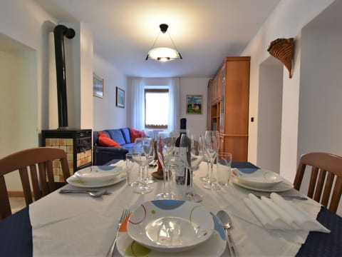 Table, Furniture, Tableware, Property, Chair, Decoration, Dishware, Tablecloth, Lighting, Textile
