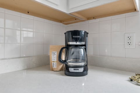 Standard Coffee Maker - 1 Bag Provided