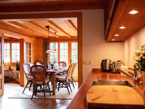 Table, Furniture, Property, Chair, Window, Wood, Lighting, Interior Design, Hardwood, Real Estate