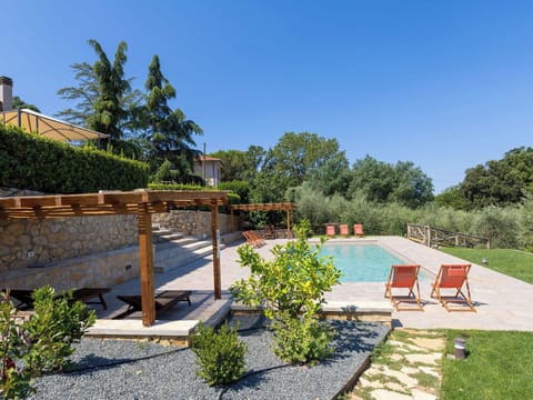 Shrub, Garden, Shade, Outdoor Furniture, Backyard, Swimming Pool, Landscaping, Eco Hotel, Estate, Flagstone