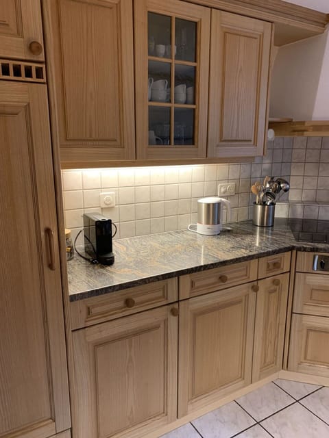 Brown, Building, Window, Wood, House, Flooring, Floor, Beige, Hardwood, Material Property