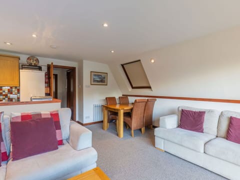 Furniture, Property, Picture Frame, Table, Building, Comfort, Couch, Lamp, Wood, Interior Design