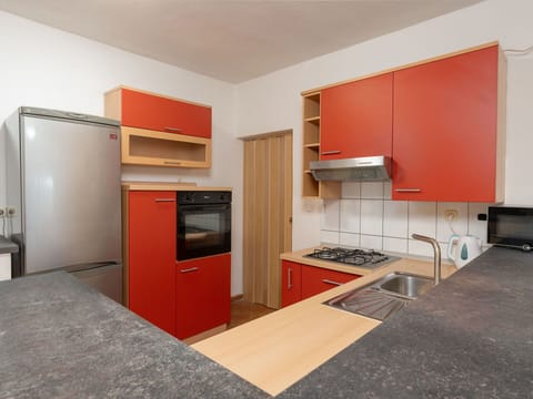 Kitchen, Kitchen Appliance, Countertop, Major Appliance, Flooring, Cabinetry, Interior Design, Wood, Floor, Furniture